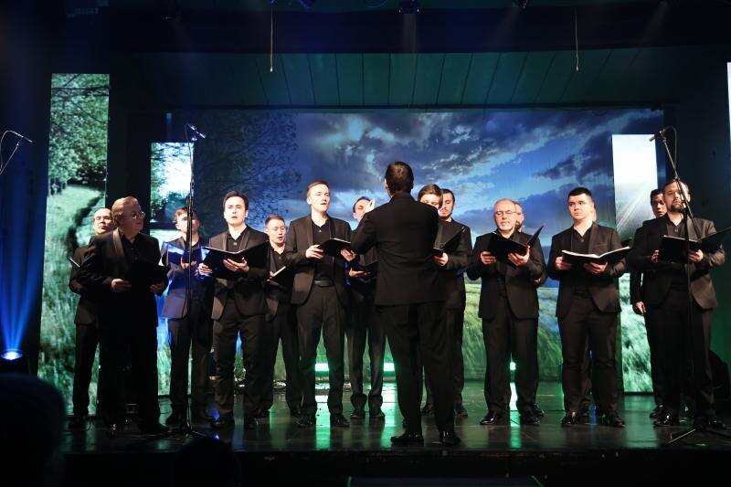 Баскова восхитило выступление хора из Челябинска в музыкальном шоу