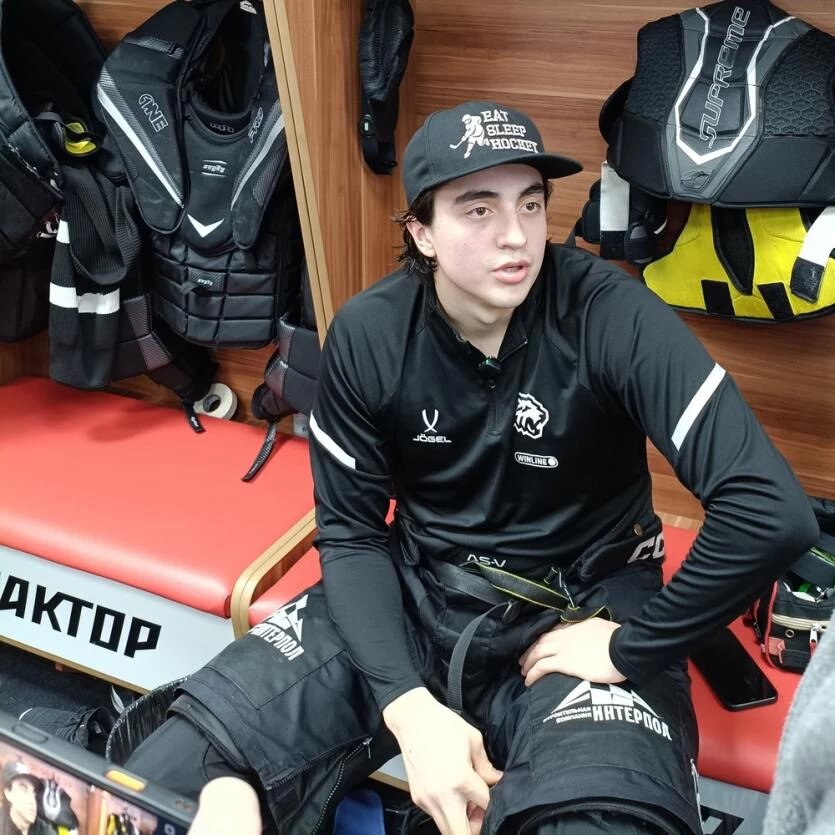 Фото: ХК «Трактор
Константин Шайбанутый
Игорь Золотарёв