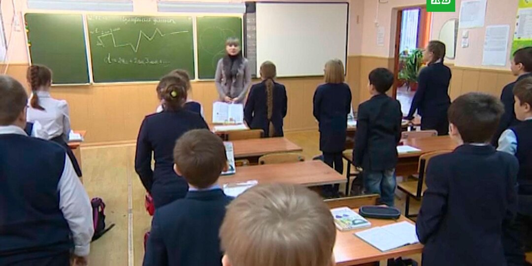 Госдума обязала детей мигрантов уезжать из России в 18 лет