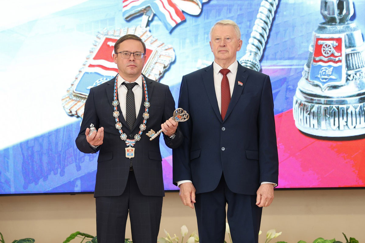    Алексей Герасимов официально вступил в должность главы Каменска-Уральского