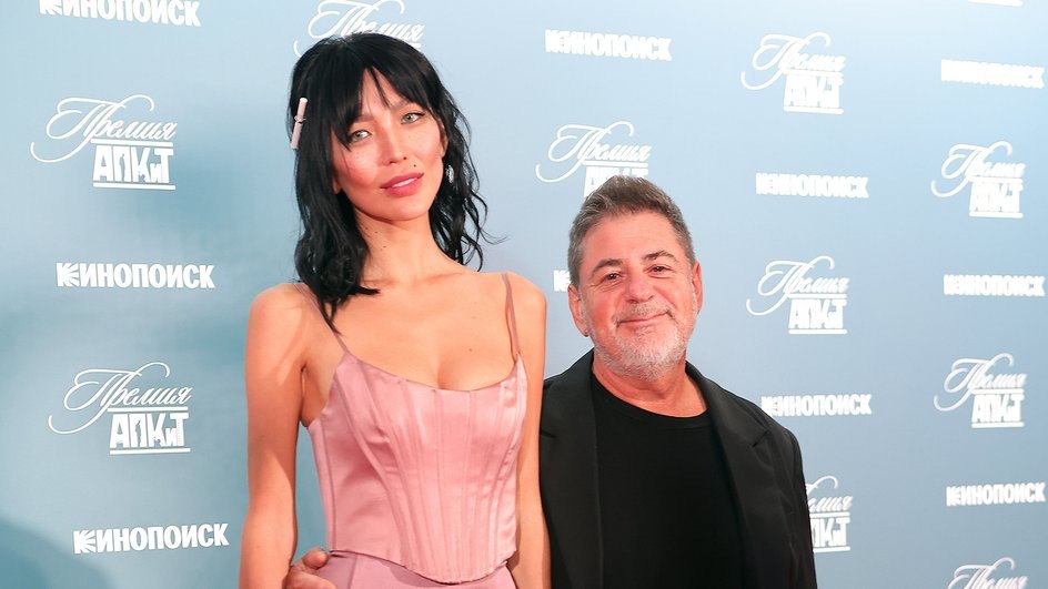 ДАРИНА И АЛЕКСАНДР -ОЧЕНЬ ГАРМОНИЧНАЯ ПАРА. НА ДУШЕВНОМ УРОВНЕ. Открытый источник.