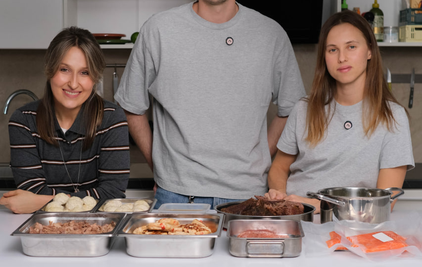 Как готовят и питаются спортсмены: делаем заготовки в гостях у семьи спортсменов и выпускников Гастрономии