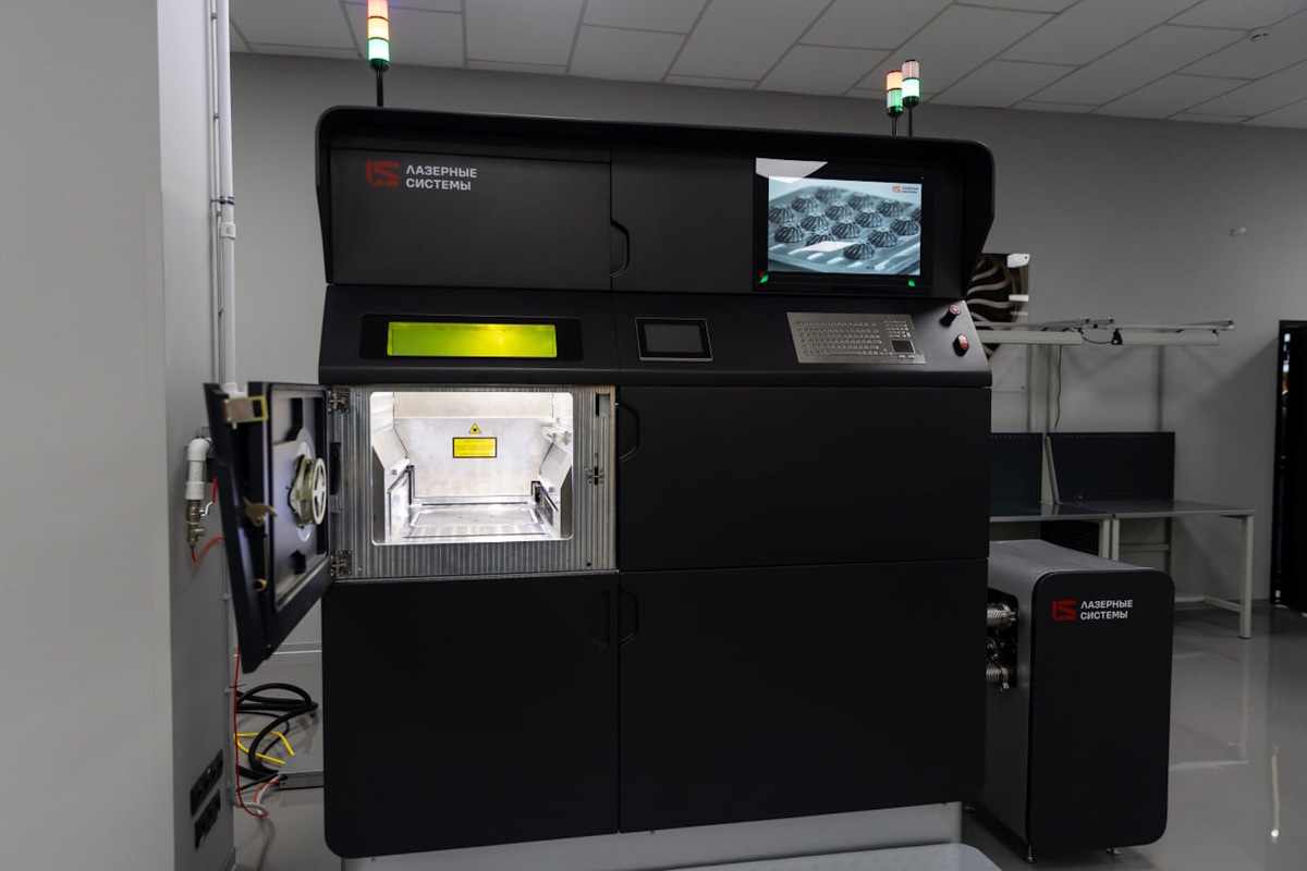    Расширение линейки отечественных установок формирует базу для серийной печати металлических деталей вместо импортных поставок. Источник: пресс-служба АО «Лазерные системы».