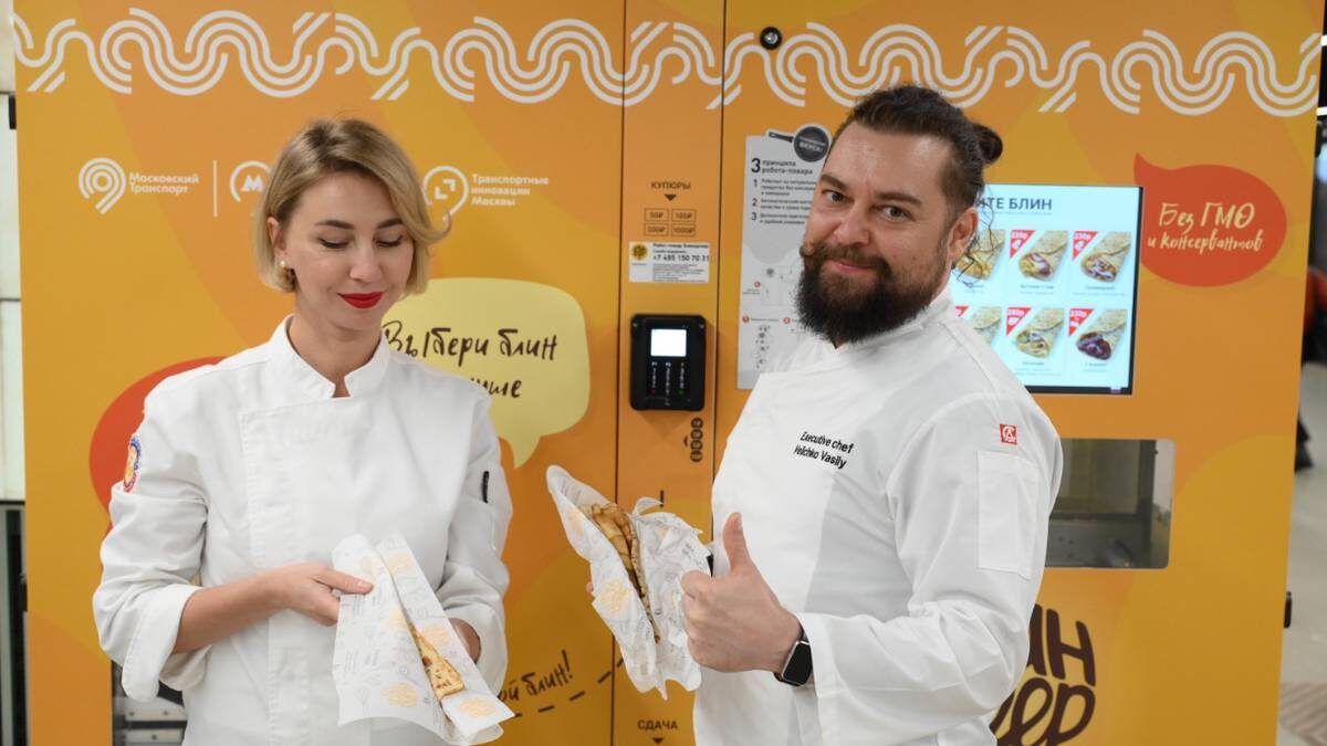    Шеф-кондитер Виктория Бредис и шеф-повар Василий Величко работу «Блиндозера» одобрили / Фото: Пелагия Замятина / Вечерняя Москва