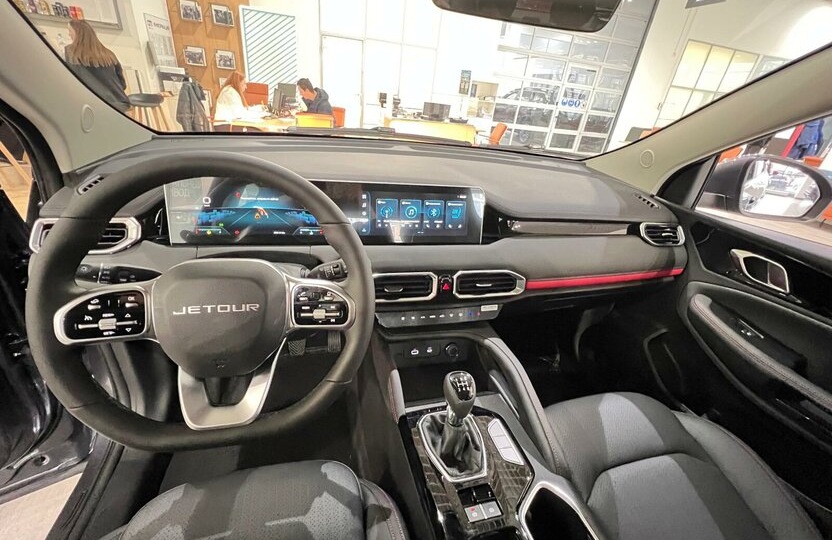 Оказался никому не нужен: в России с продажи сняли самый дешёвый Jetour