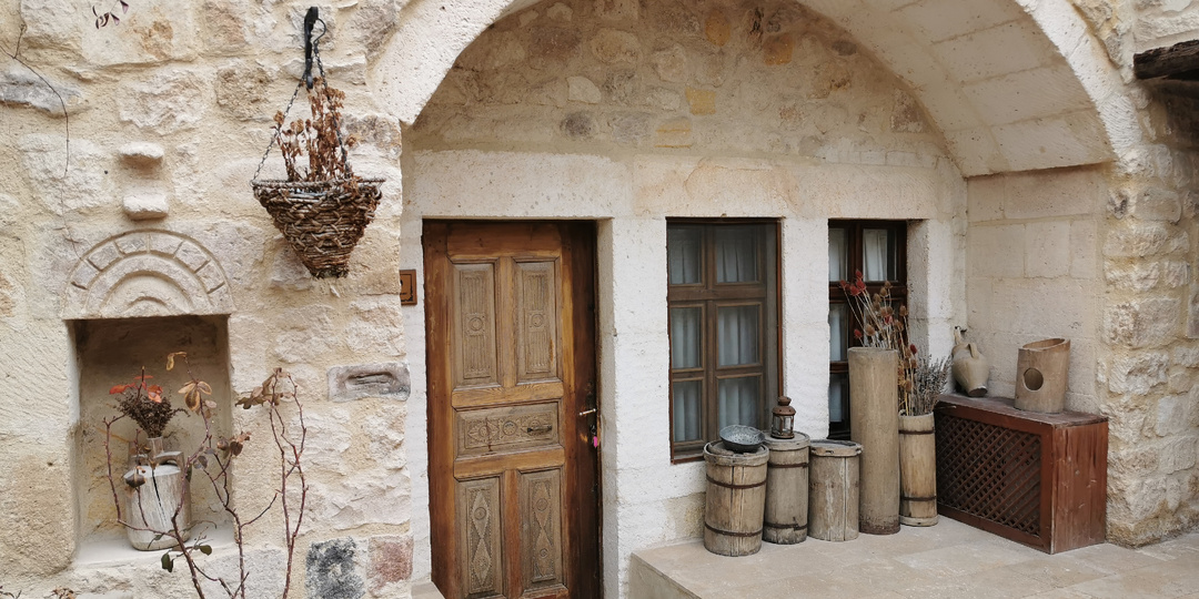 Другая Турция. Жизнь внутри скалы: каково это - провести ночь в пещерном отеле Каппадокии