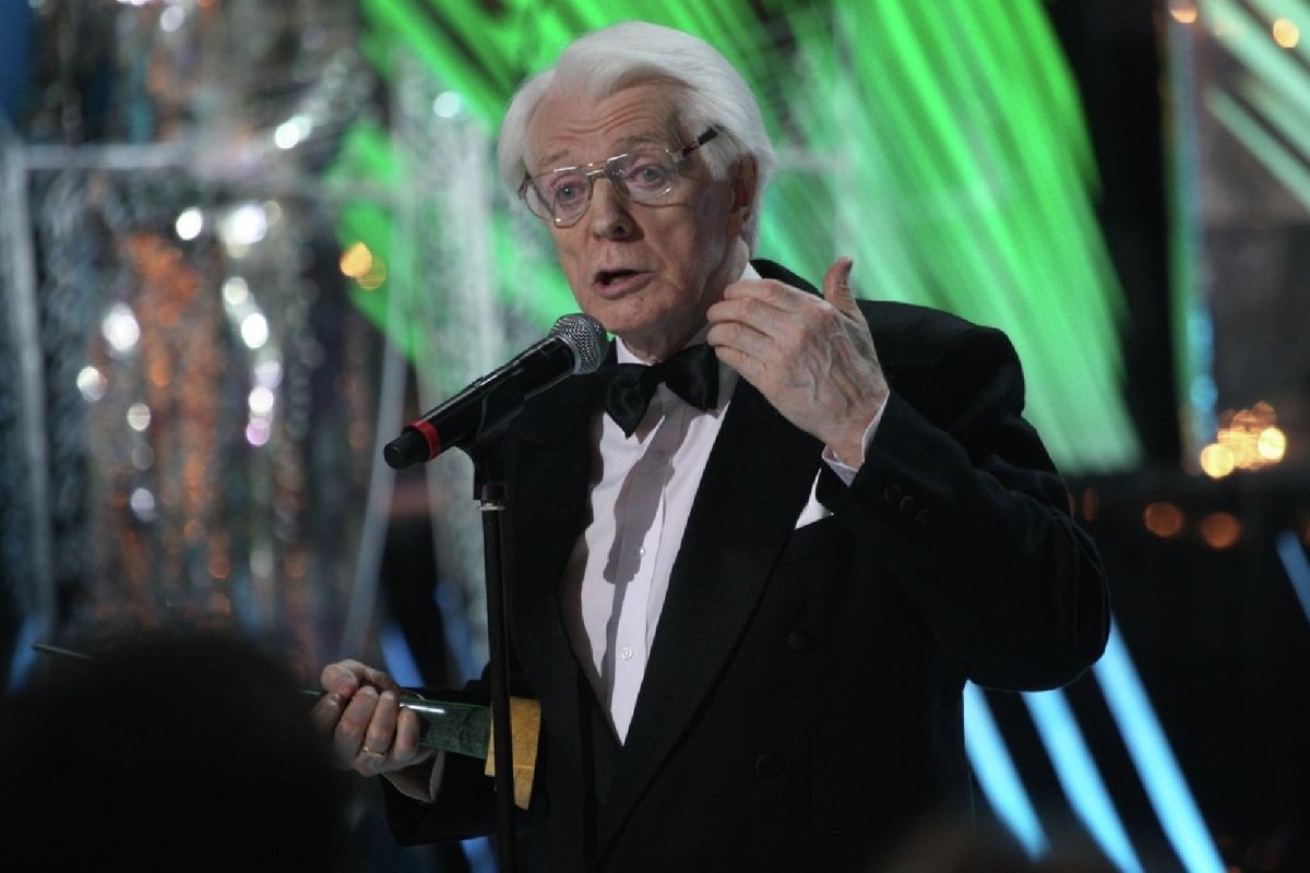 Олег Стриженов