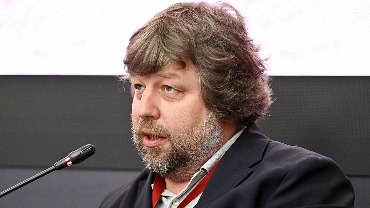    Археолог Александр Бутягин