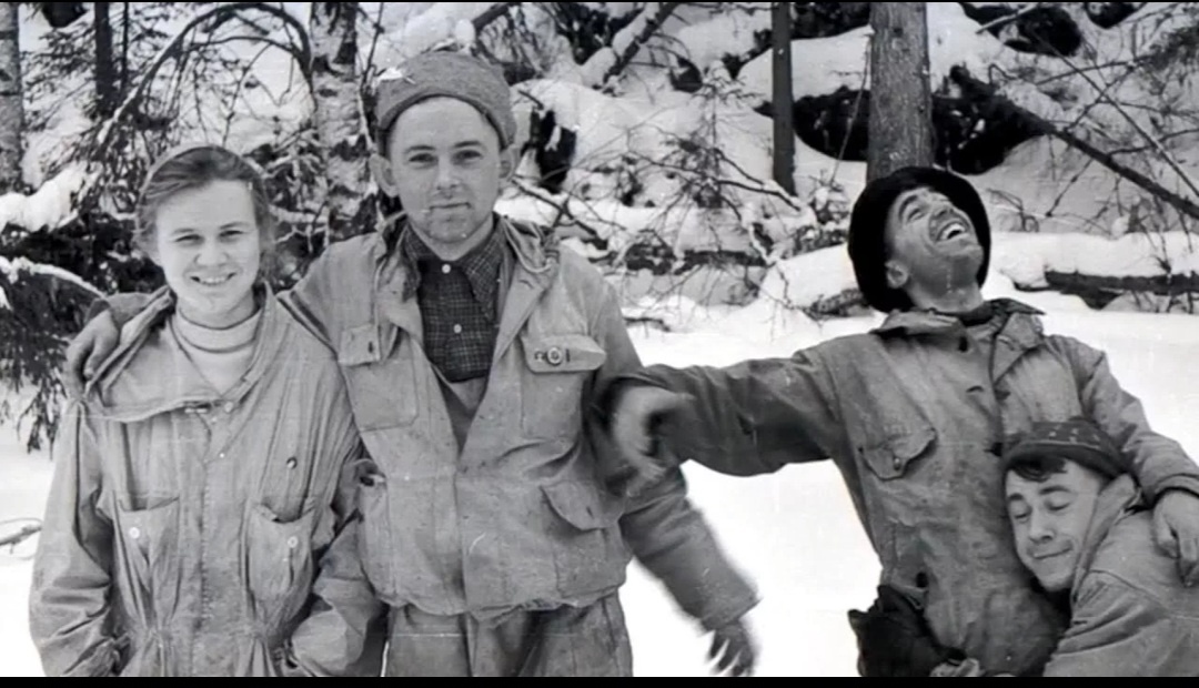 Фото 1 Люда, Георгий, Николай, Рустем в походе