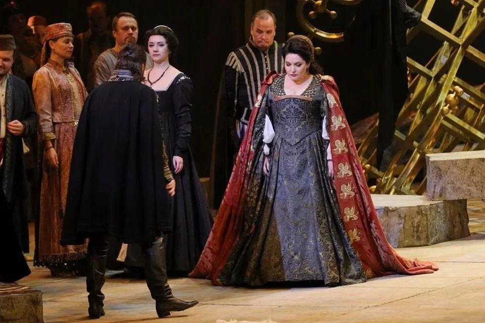 Сцена из оперы Верди "Отелло" в Мариинском театре, фотография из открытых источников Яндекса