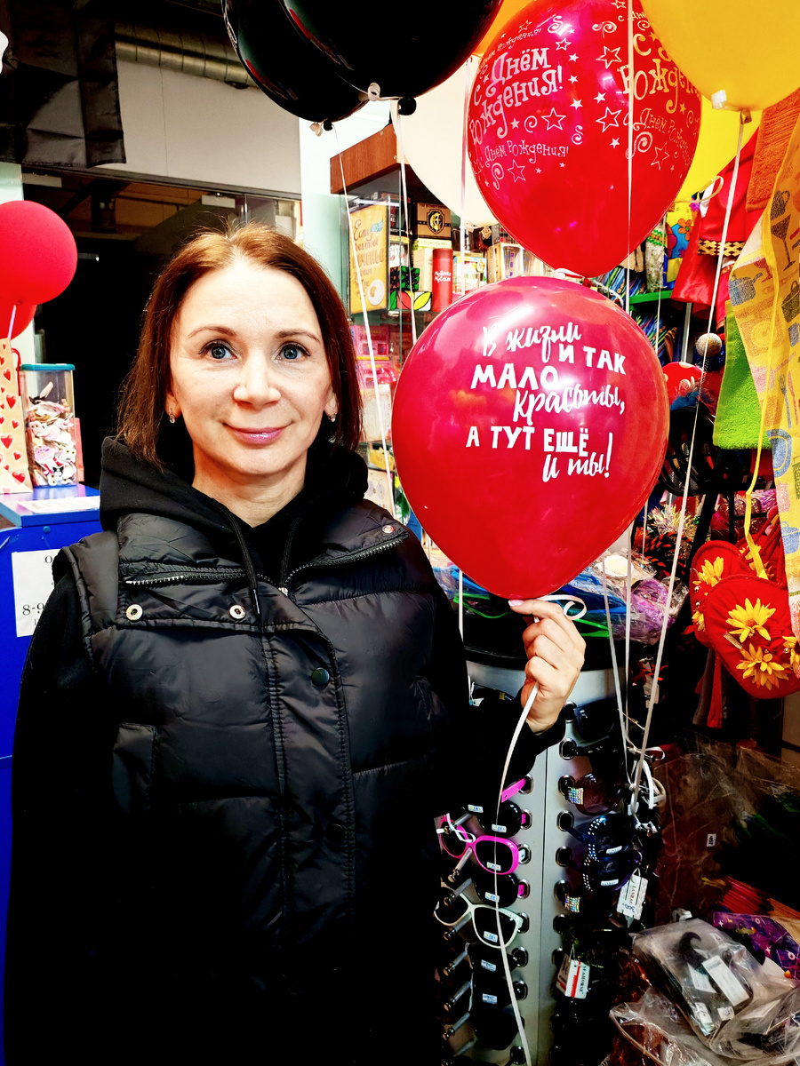 Заказчица шаров где-то бродит, я решила сфоткаться. 