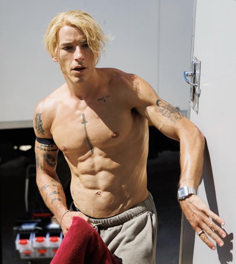     Таз Скайлар