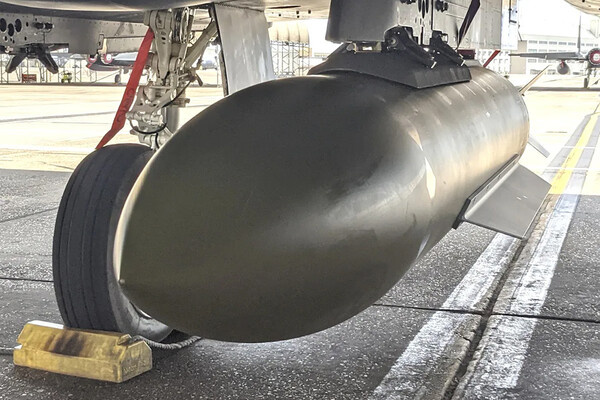 Противобункерная бомба GBU-72 / U.S.Air Force   📷
