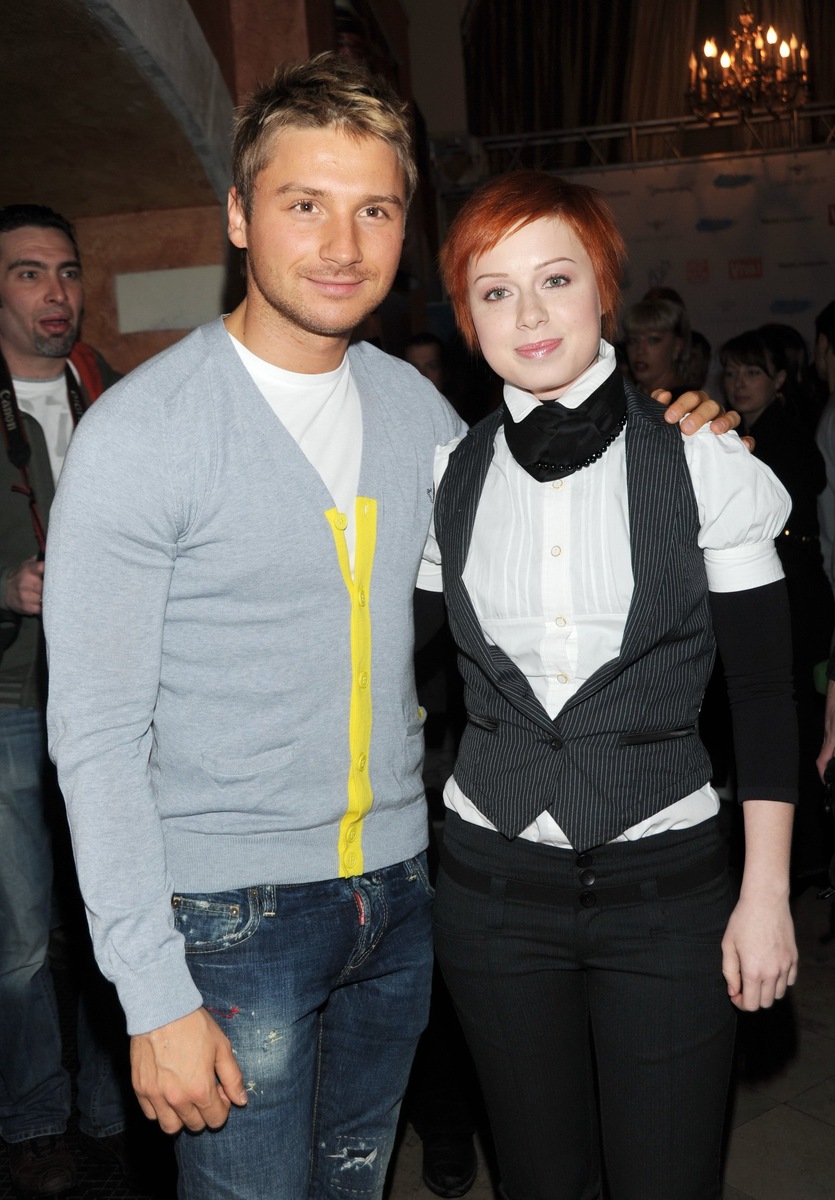    Сергей Лазарев и Юлия Савичева.