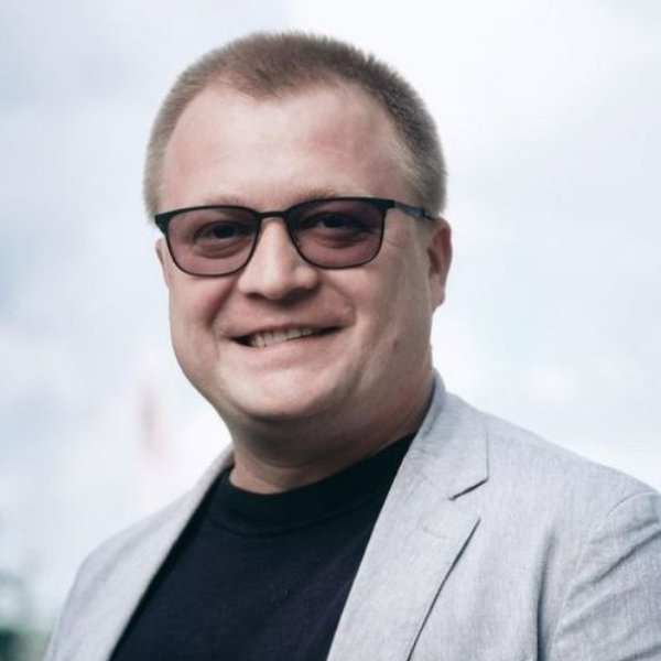 Евгений Сжёнов - научный руководитель экспертно-аналитического центра «Научно-образовательная политика». Фото пресс-службы ОБРФЕСТ