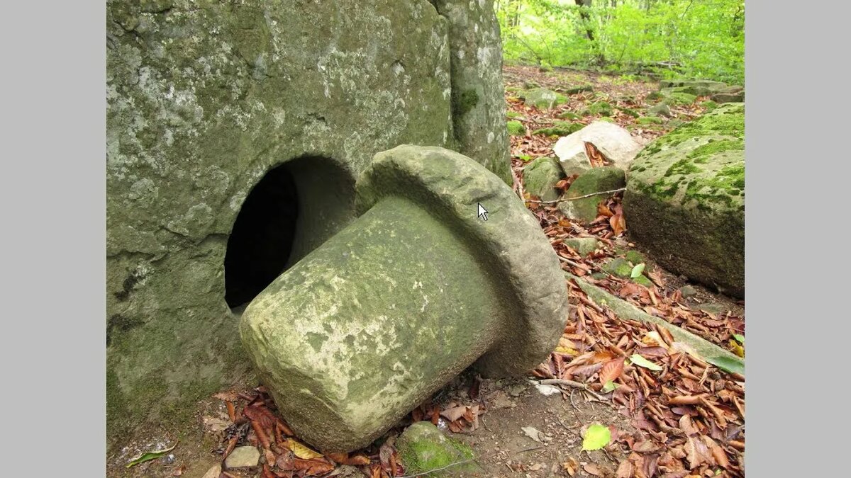 Эти втулки похожи на огромные грибы или пробки от шампанского. Источник фото - https://golnk.ru/ky3Nr