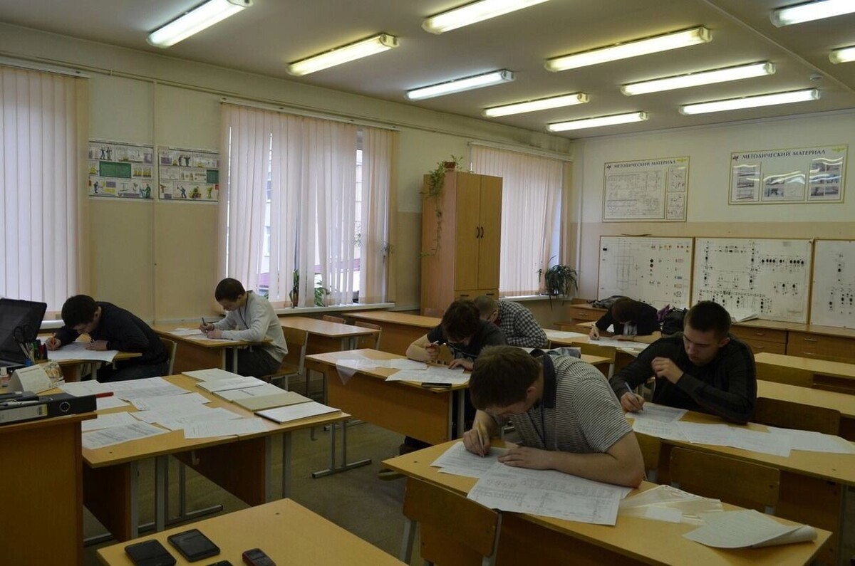    В 2025 году 33 школьника сдали ЕГЭ на 100 баллов   1MI
