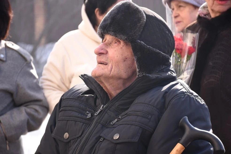    В Оренбурге открыли памятный знак ветерану Николаю Пелисову Оренбуржье