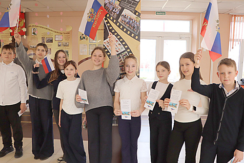    /  ФОТО Районного дома культуры «Факел» Администратор