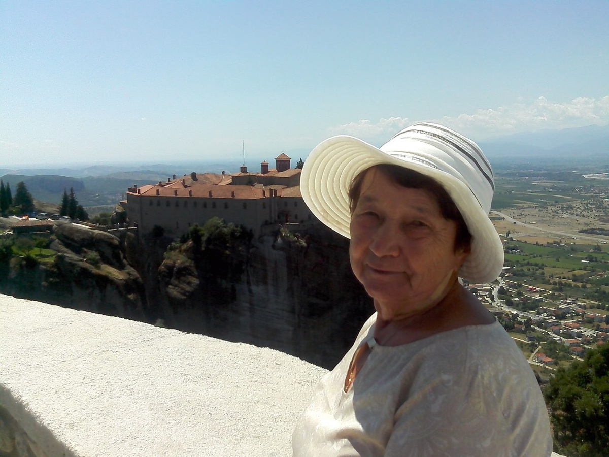 Монастырь Метеоры.В Греции побывала даже моя шляпа,но не я.))