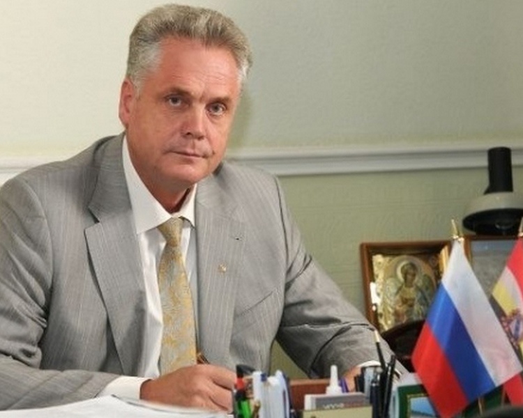     Экс-глава Золотухинского района Курской области попросил прощения у жителей