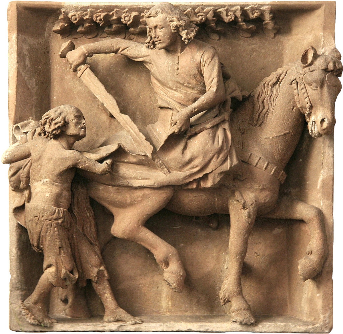 Наумбургский Мастер, так наз. «Бассенхаймский всадник», ок.1240 года. Песчаник. Рельеф был создан около 1240 года для западной контрфорсной преграды собора в немецком Майнце. Обратите внимание на динамику тел и живую мимику персонажей. И, напоминаю, это XIII век, господство застывших канонических изображений. 