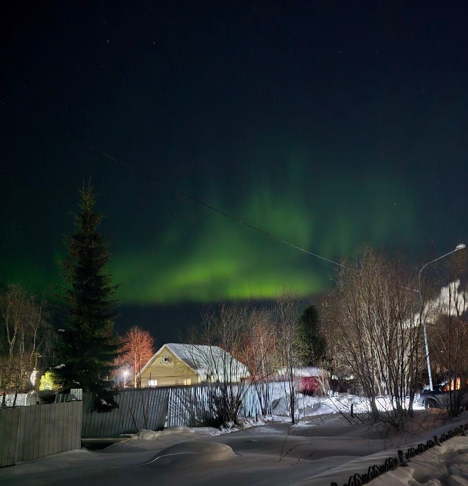 На фотографиях сияние видно намного лучше, чем в жизни, поэтому телефон помогает подсказать, появилось сияние или нет. Фото: Голландец в России