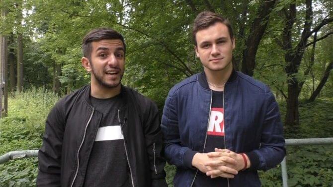 Кадр из ролика на канале Rakamakafo. Слева - Гурам, справа - Николай Соболев