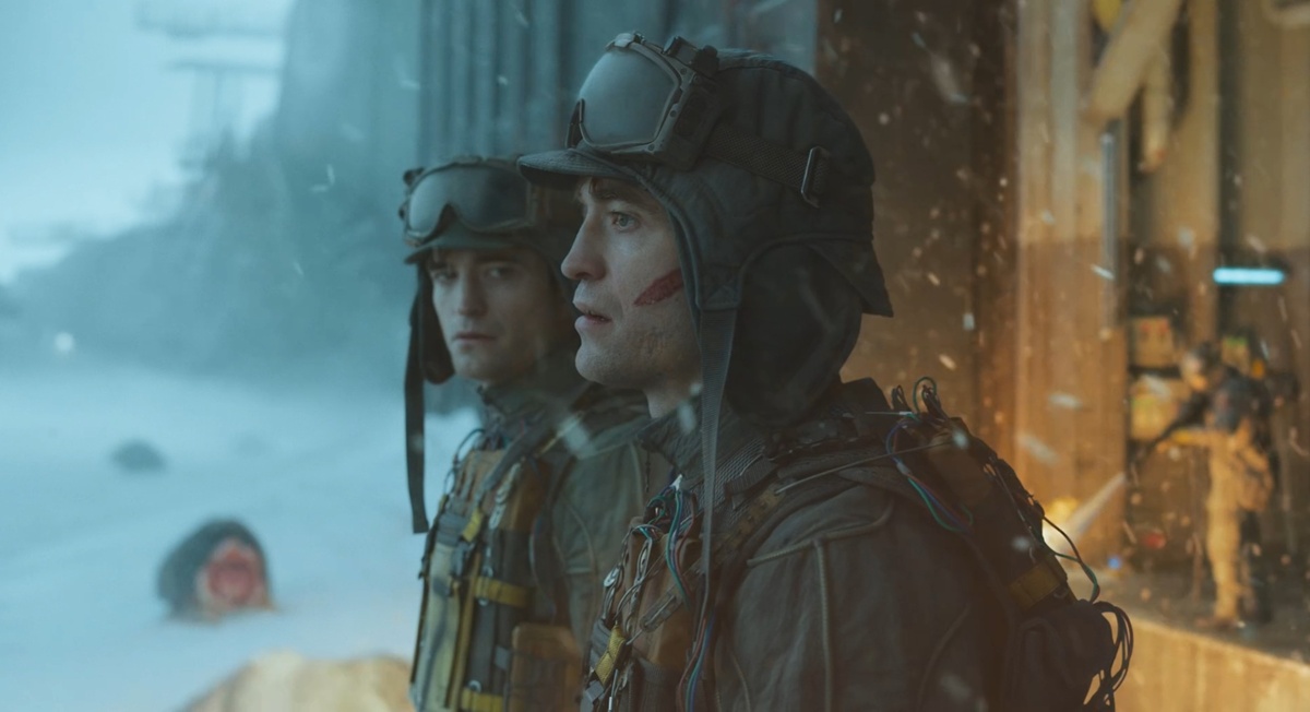 Кадр из фильма «Микки 17» (Mickey 17, 2025)