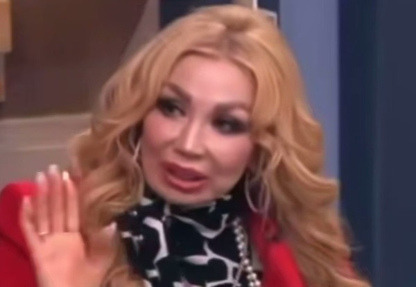    Дочь Захарова о Распутиной: "Вчера Машу показывали с охраной и Rolls-Royce, а теперь она вдруг бедная женщина"