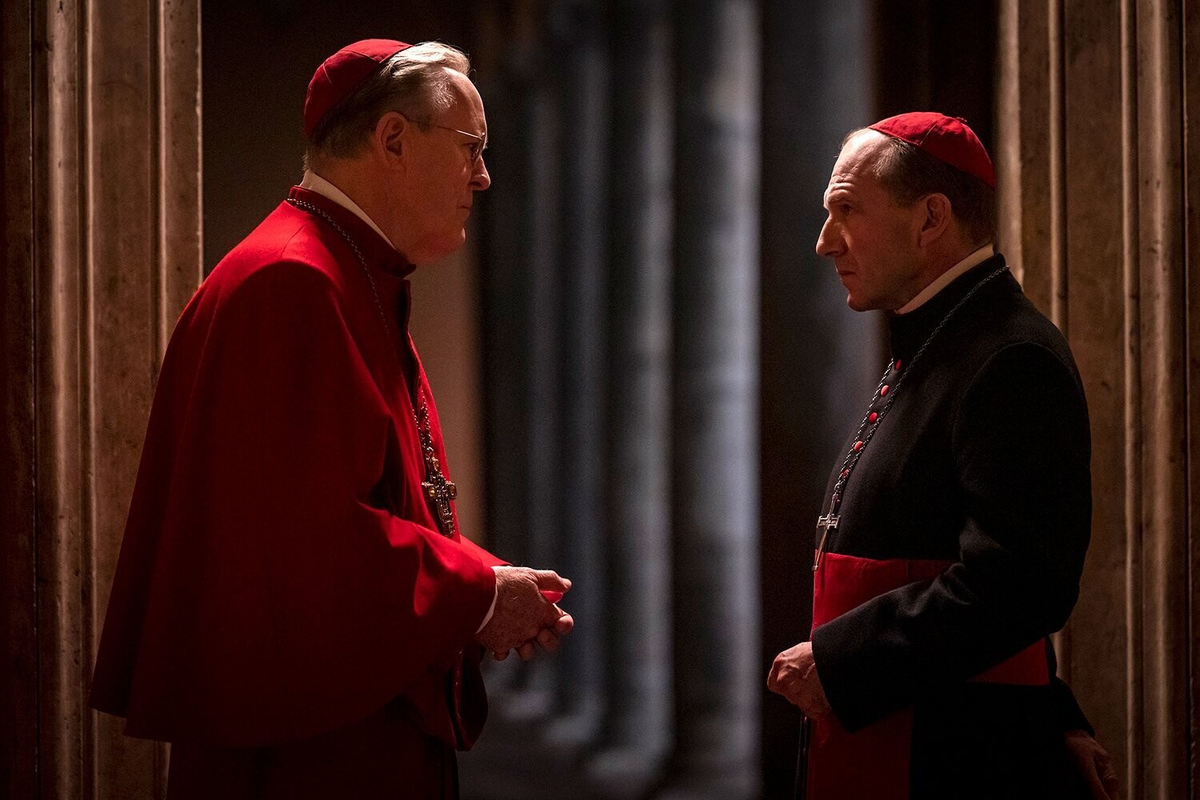 Кадр из фильма "Конклав" 2024 года.