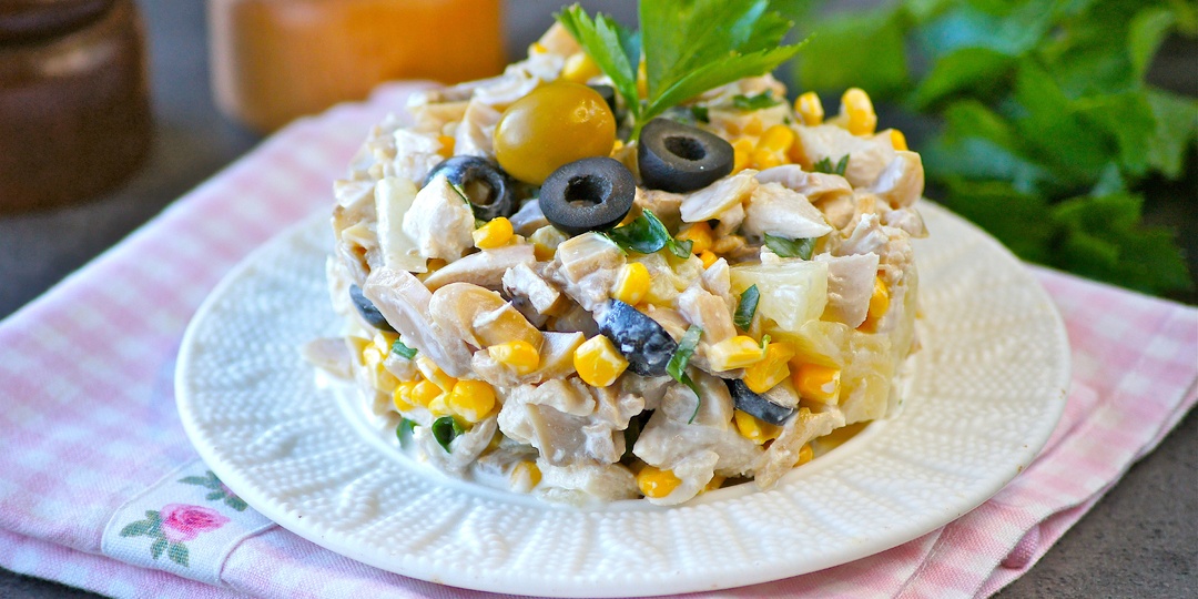 Салат «Шанхай» с курицей и ананасами: Быстро, сочно и необычно