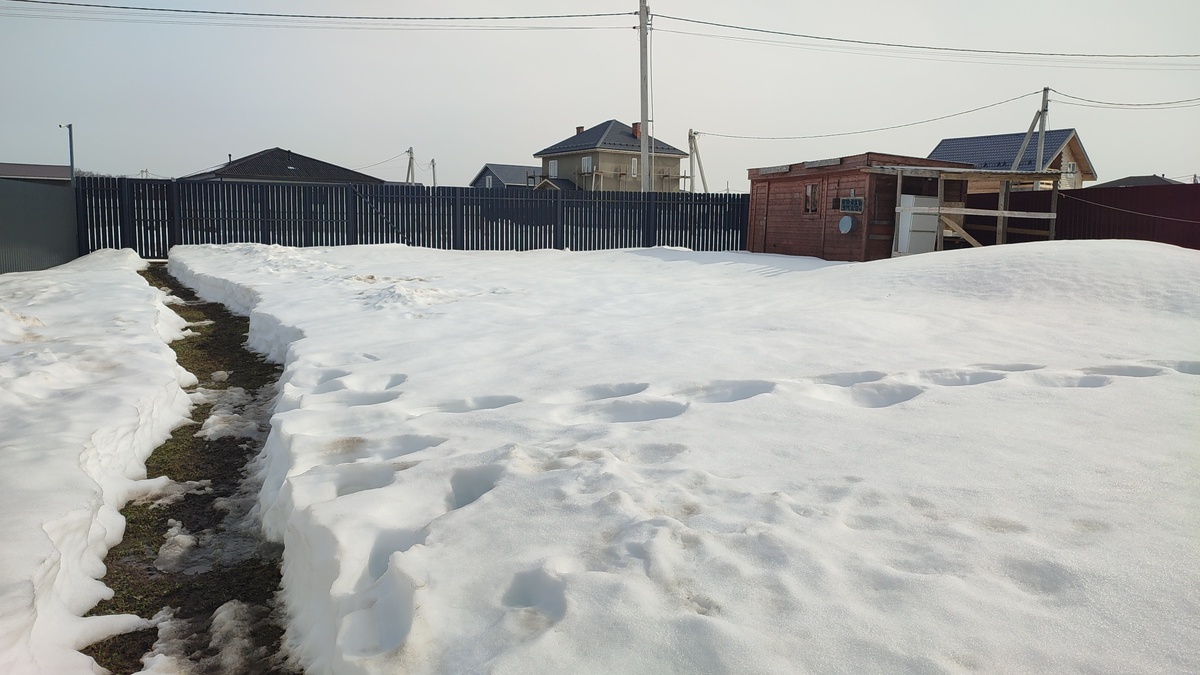 Тропинка тает и становится шире