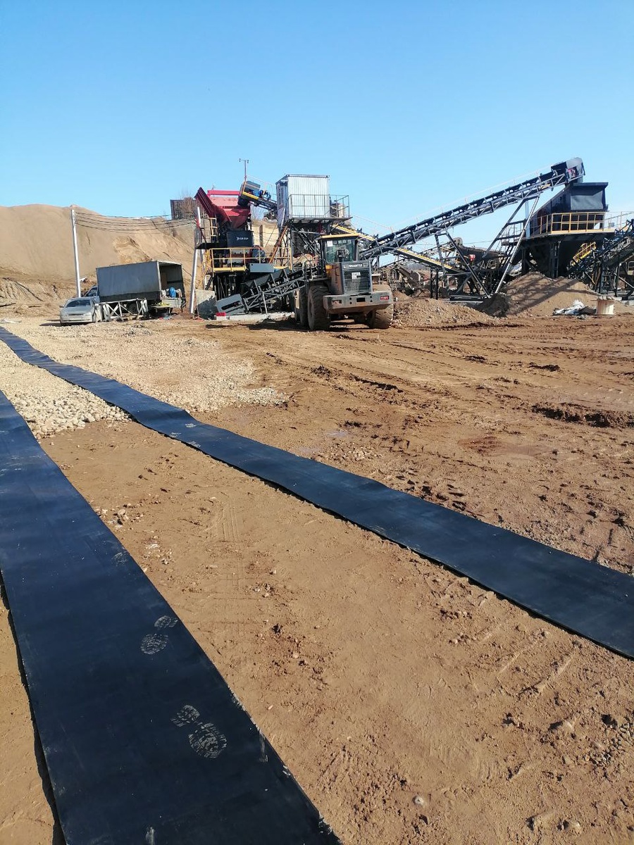 Для сортировки щебня особенно важно выбирать ленту с хорошей износостойкостью и запасом по ресурсу.