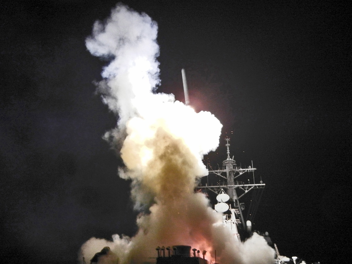     Фото: Jonathan Sunderman/U.S. Navy via Getty Images