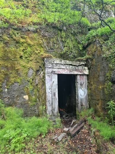 Проклятый бункер в глухой деревне. Зачем он там? Местные обходят его стороной