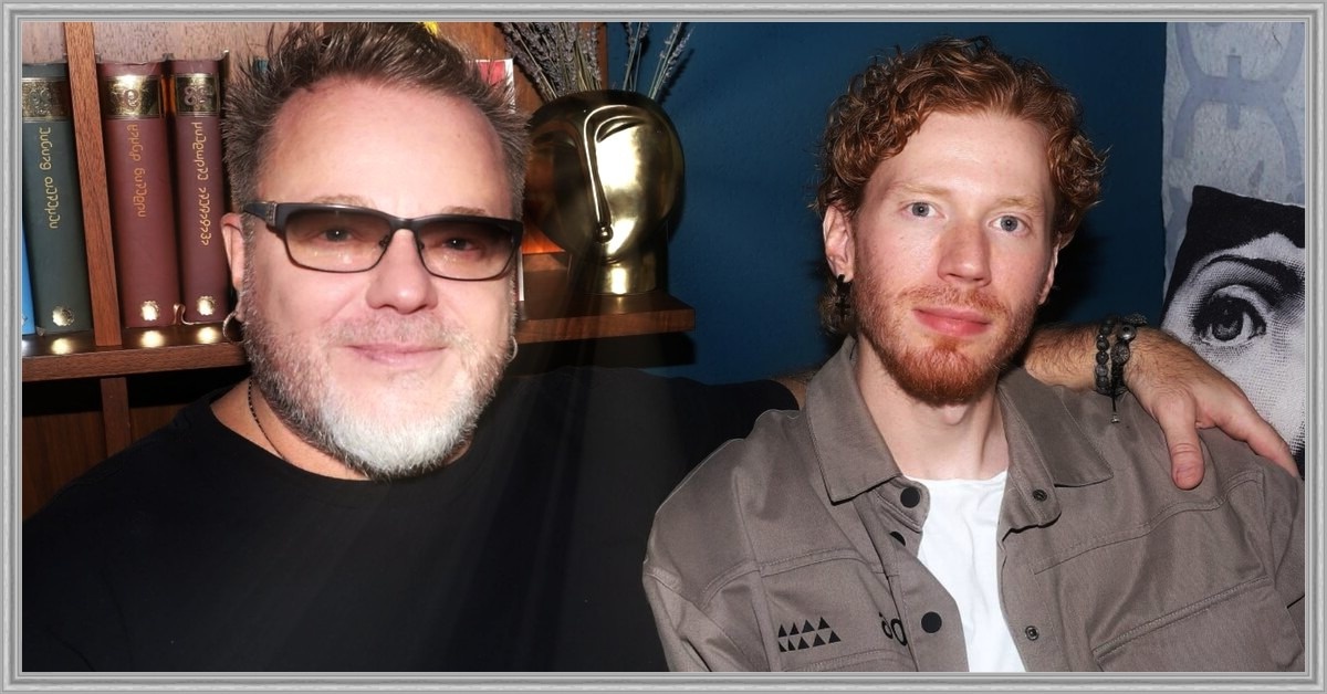 По словам отца, деньги есть, но их уровень далек от желаемого. Проще говоря - хватает на жизнь, но без размаха.
