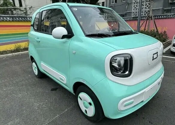 Вид спереди 