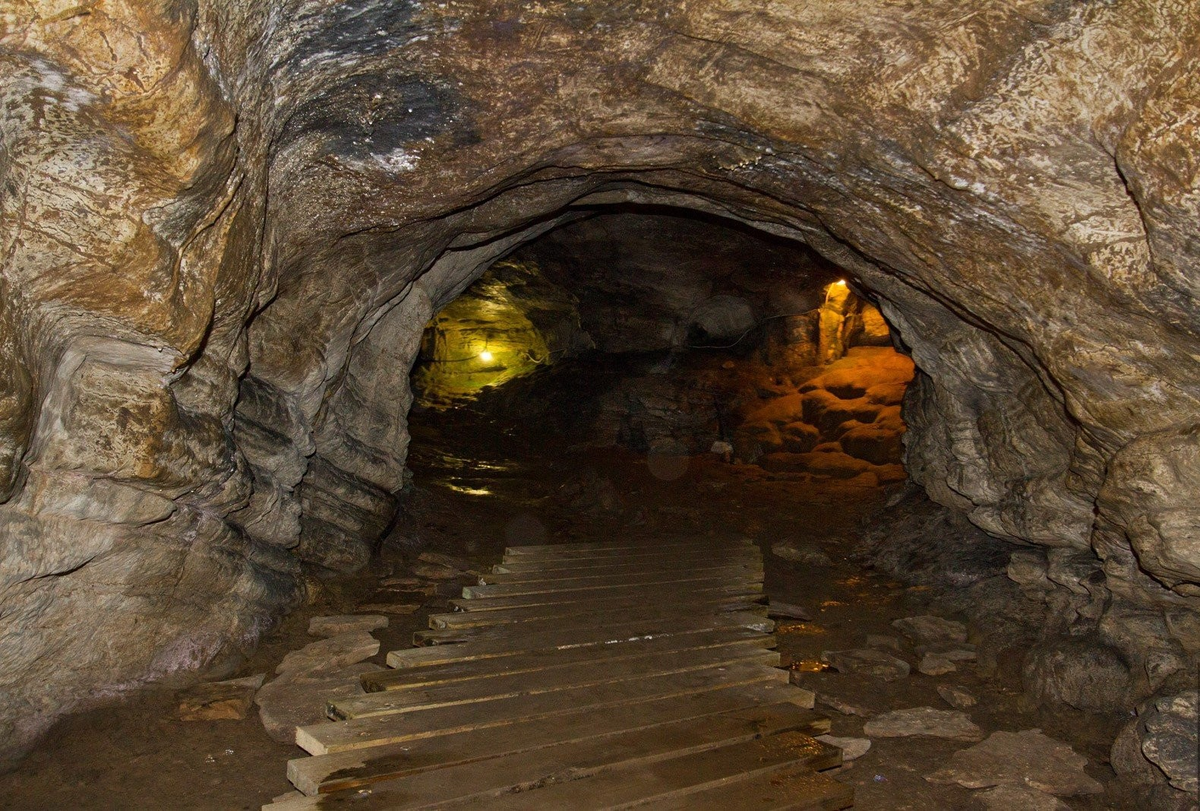 Ахштырская пещера — Источник: cabrioletsochi.ru