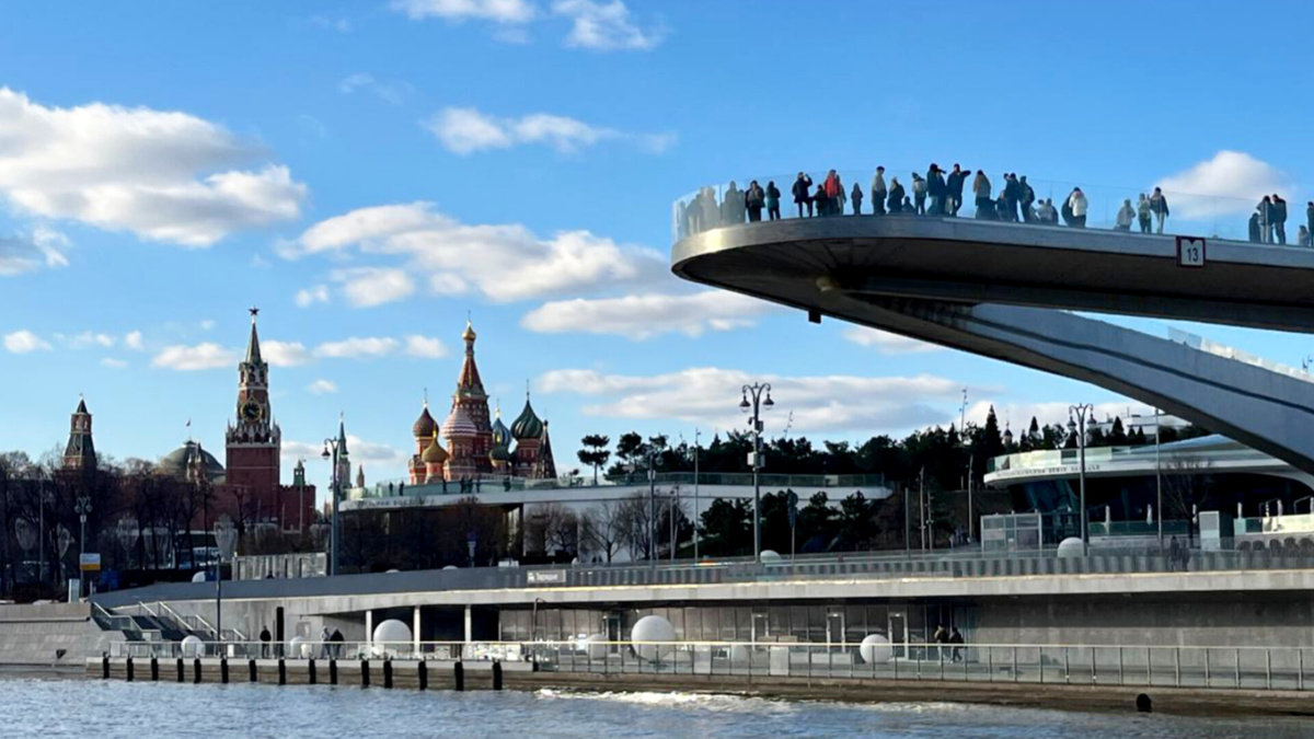 Зарядье. Парк в Москве. Расположен между Китайгородским проездом, улицей Варваркой и Москворецкой набережной.