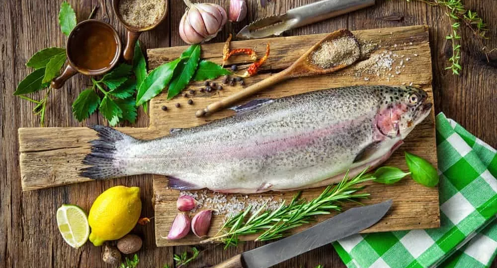 4 рыбы, которые медленно губят вас после 60 – и 4 лучшие для долголетия