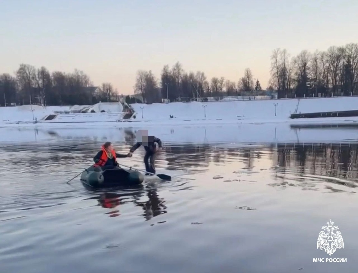    В Твери спасли девочку на оторвавшейся льдине