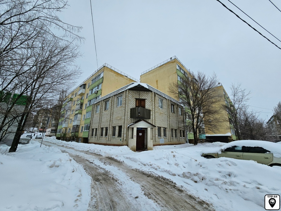 На углу улиц Моисеева и Строителей