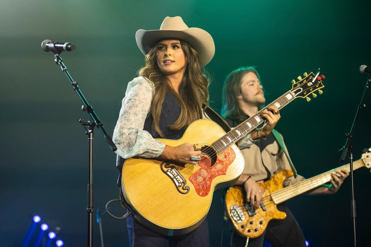 Изображение: ellalangley2026.com