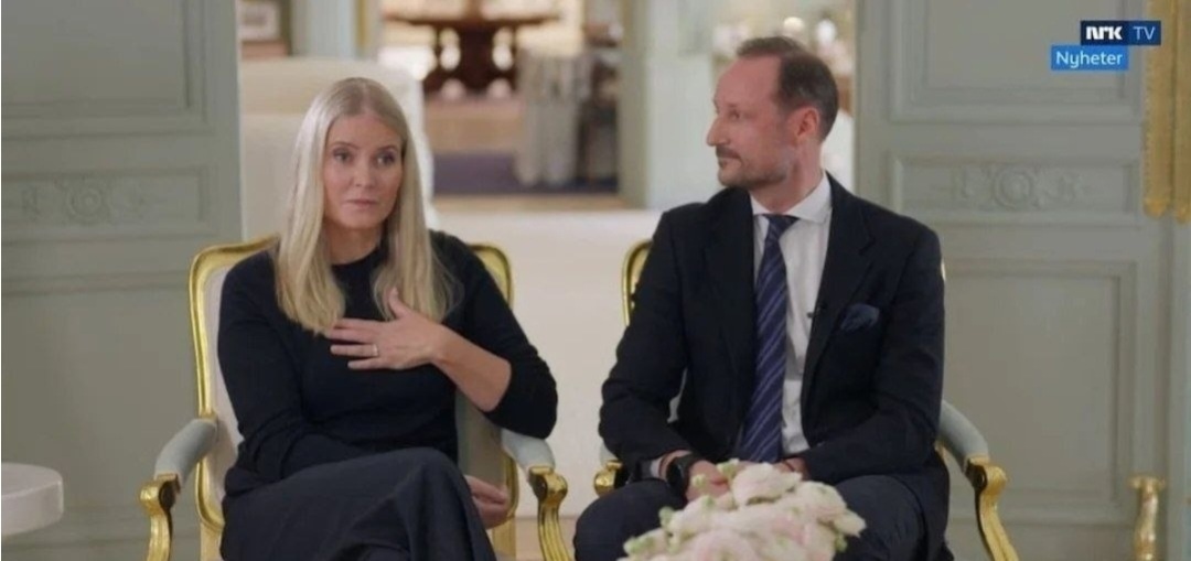 Кронпринцесса Метте-Марит дает объяснения по поводу Эпштейна