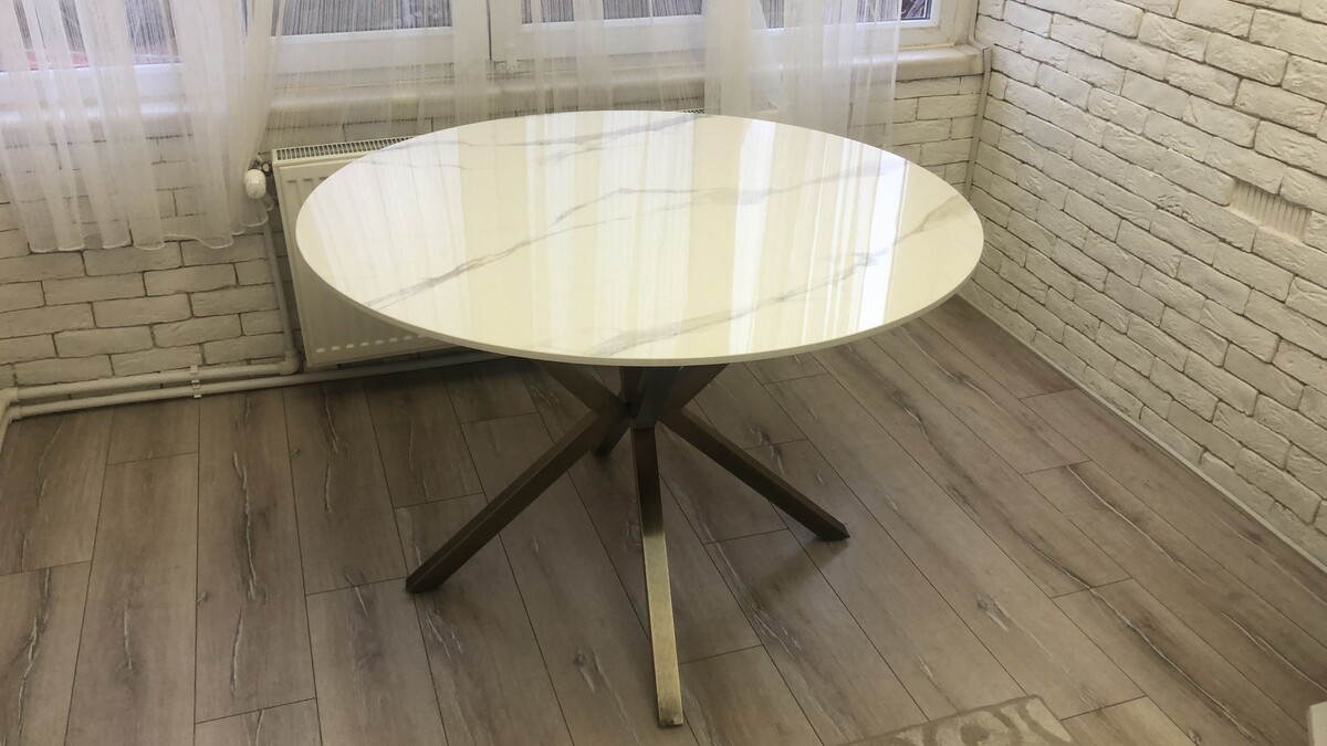 Круглый обеденный стол из керамики Infinity Calacatta Oro