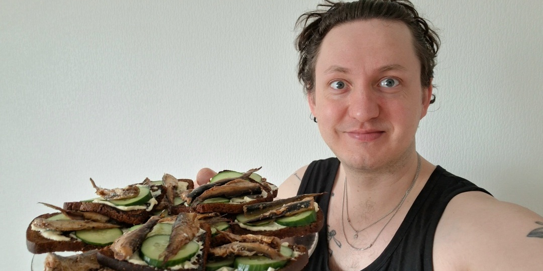 Бутерброды со шпротами