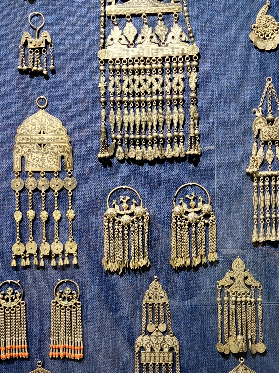 Экспозиции Дагестанского музея изобразительных искусств. Махачкала. 