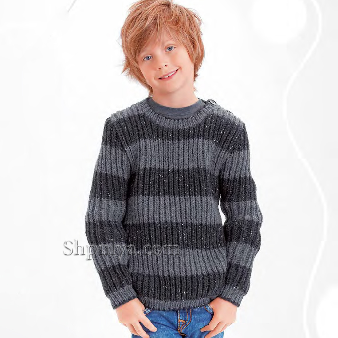 Вязаный пуловер для мальчика патентным узором