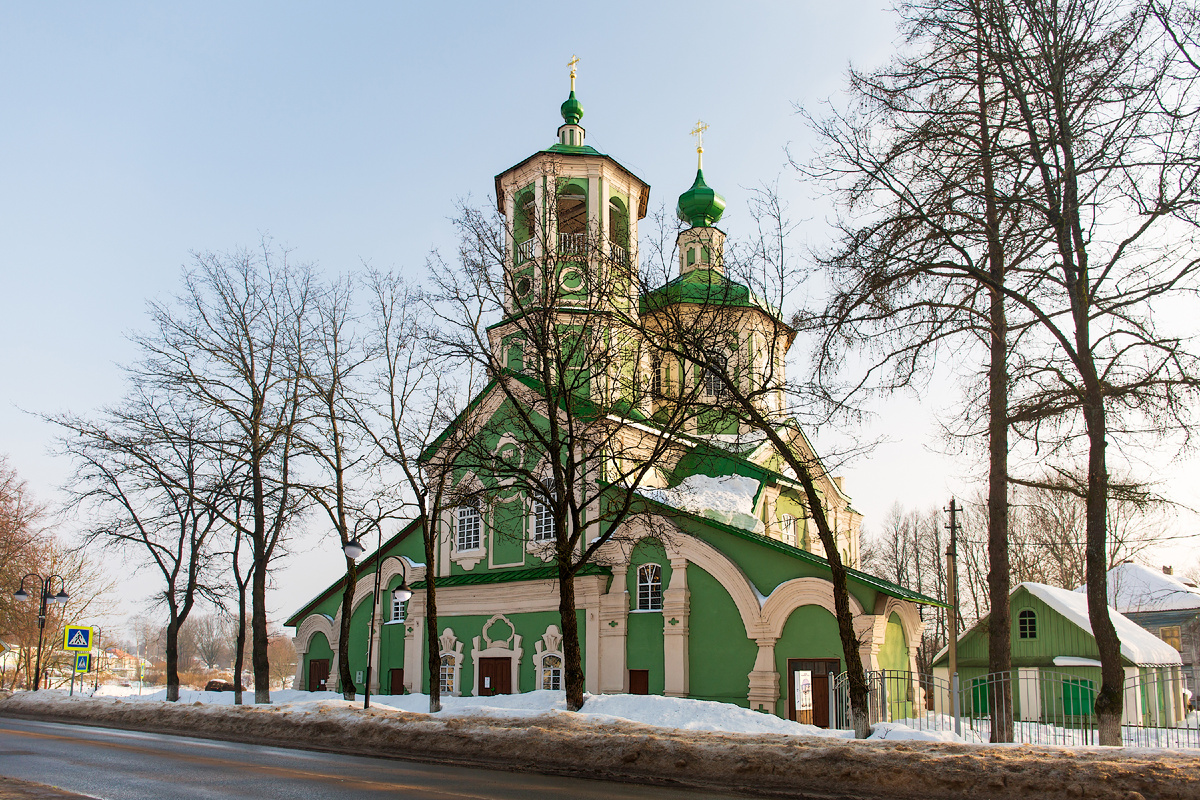 Торопец, улица Комсомольская, 2 — Церковь Богоявления Господня